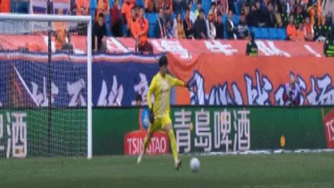 郑钦文惊天逆袭！14ACE助力击败法网四强，挺进中网八强对决